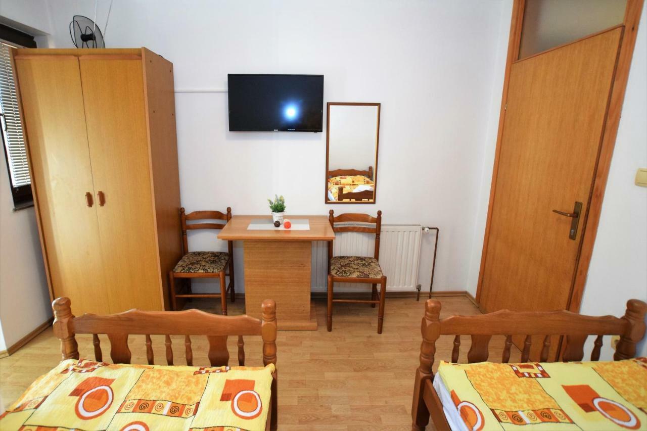 Privatni smjestaj Most Otočac Zewnętrze zdjęcie